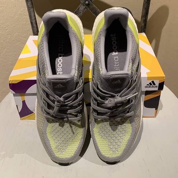 Mens Adidas Ultraboost 2.0 ATR Limited Glow in Dark size 9.5 with box - Picture 5 of 8